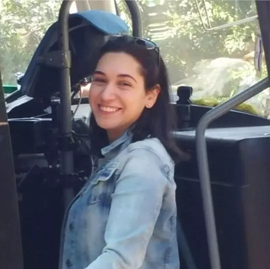 קרין מור - סטודנטית בפקולטה ה 3 לרפואה באוניברסיטת צ'ארלס בפראג - צ'כיה