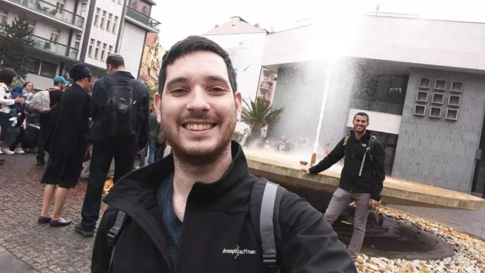 סטודנט לרפואה אוניברסיטת מסריק - דודי שטראוס